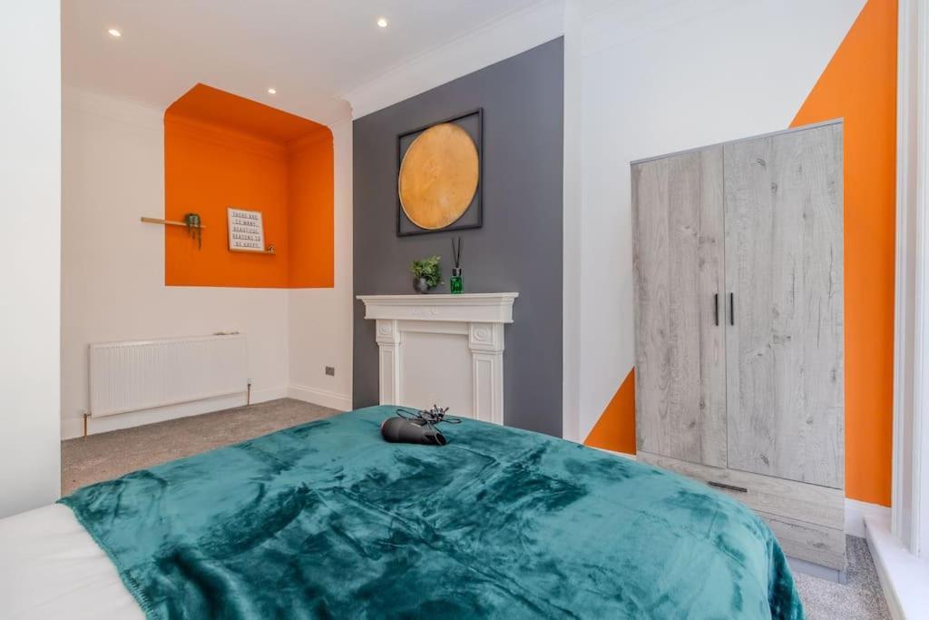 2 Bedroom Flat Next To Station & I Sleep 8 Apartment Brighton